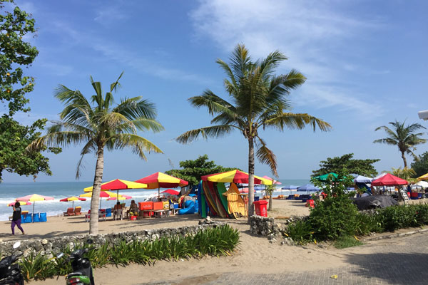 legian-beach-on-hot-sunny-day