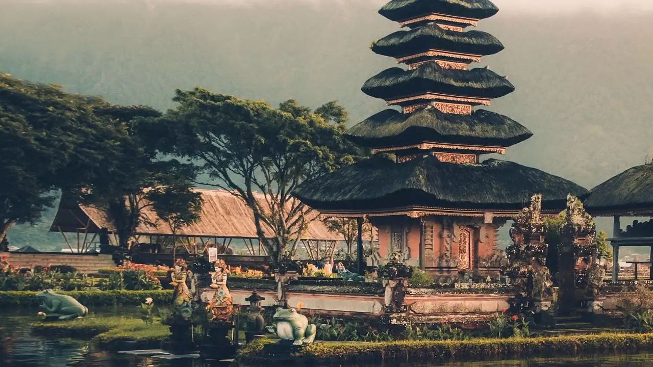 pura ulun bali temple
